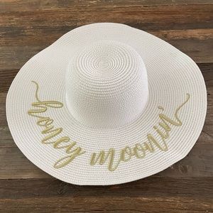 Honeymoonin’ White Sun Hat